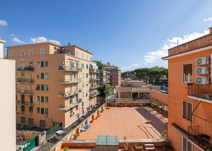 Casa Maria, Aurelio *
